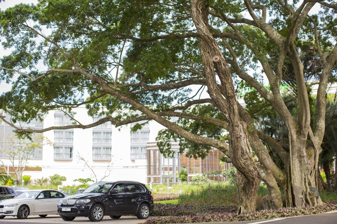 Imagen de los exteriores del Hotel Holiday Inn Mauritius Mon Tresor, An Ihg. Foto 13