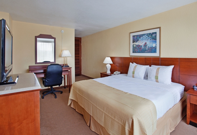 Imagen de la habitación del Hotel Holiday Inn Mayaguez and Tropical Casino, An Ihg. Foto 6