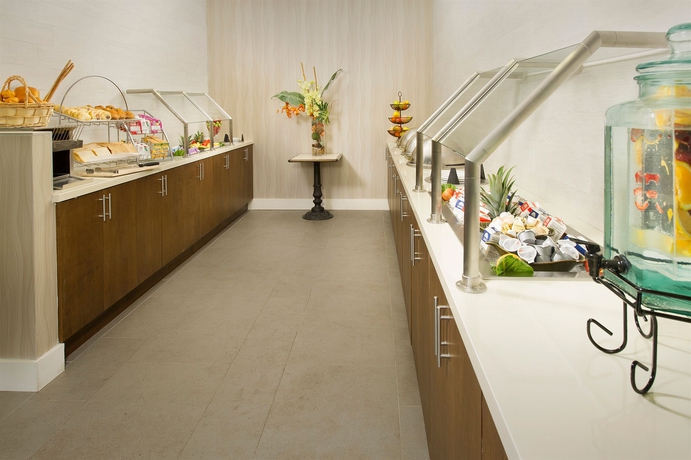 Imagen del bar/restaurante del Hotel Holiday Inn Miami-doral Area, An Ihg. Foto 3