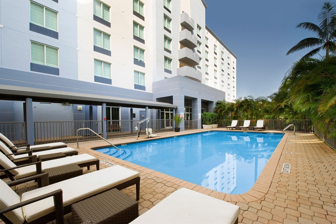 Imagen de la piscina del Hotel Holiday Inn Miami-doral Area, An Ihg. Foto 16