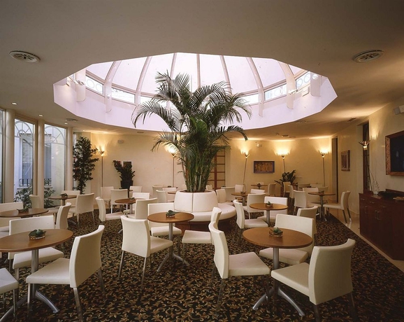 Imagen de los interiores del Hotel Holiday Inn Milan - Garibaldi Station, An Ihg. Foto 7