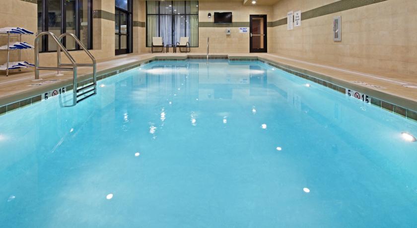 Imagen de la piscina del Hotel Holiday Inn Mobile - Airport, An Ihg. Foto 8