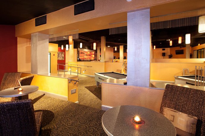 Imagen del bar/restaurante del Hotel Holiday Inn Mobile West I-10, An Ihg. Foto 3