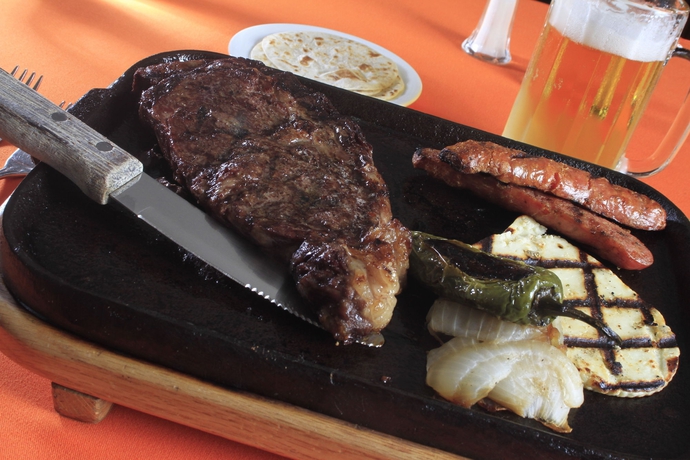 Imagen del bar/restaurante del Hotel Holiday Inn Monclova, An Ihg. Foto 2