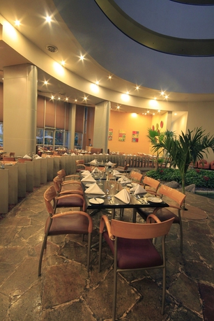 Imagen del bar/restaurante del Hotel Holiday Inn Monterrey - Parque Fundidora. Foto 1