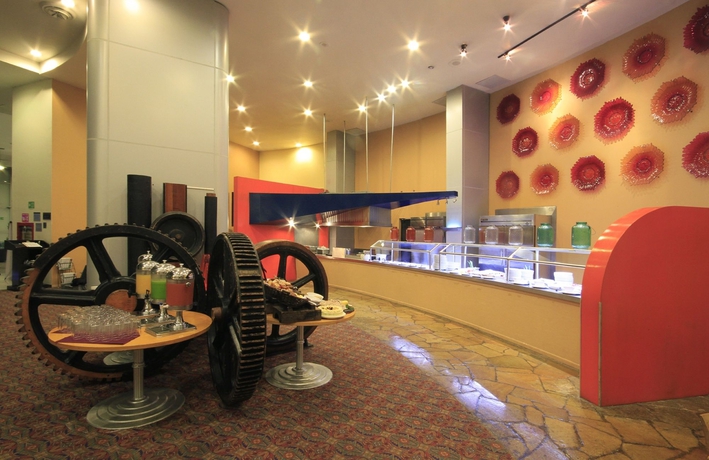 Imagen del bar/restaurante del Hotel Holiday Inn Monterrey - Parque Fundidora. Foto 6