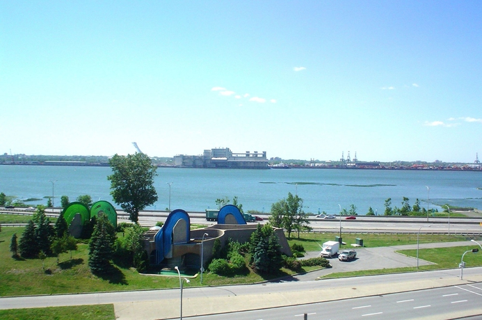 Imagen de los exteriores del Hotel Holiday Inn Montreal Longueuil, An Ihg. Foto 13