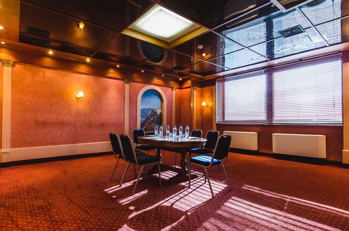 Imagen del bar/restaurante del Hotel Holiday Inn Moscow Vinogradovo, An Ihg. Foto 5