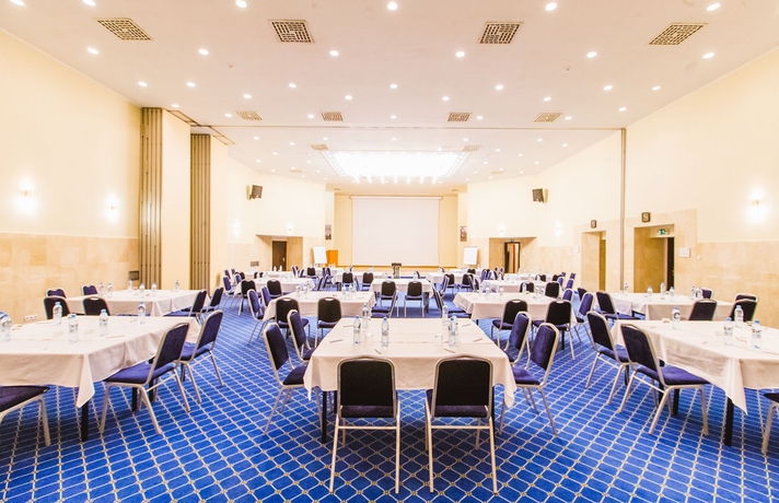 Imagen del bar/restaurante del Hotel Holiday Inn Moscow Vinogradovo, An Ihg. Foto 6