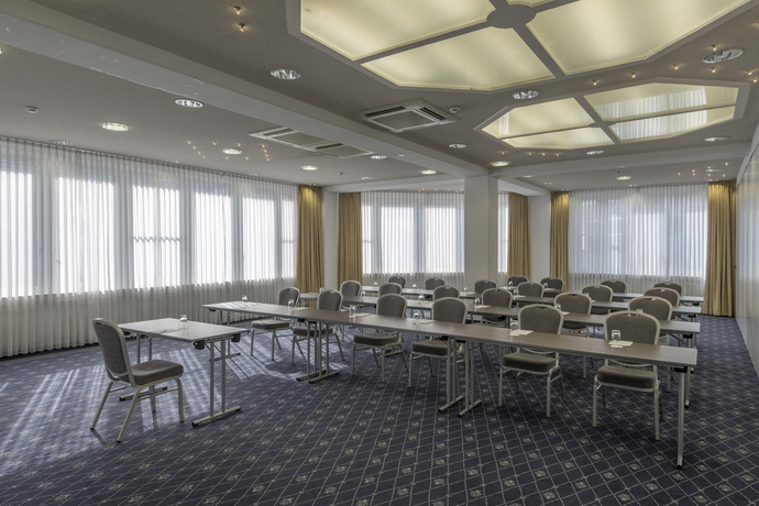 Imagen de los interiores del Hotel Holiday Inn Munich-unterhaching, An Ihg. Foto 11