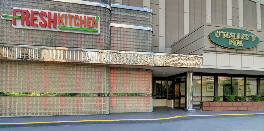 Imagen del bar/restaurante del Hotel Holiday Inn National Airport/crystal City, An Ihg. Foto 6