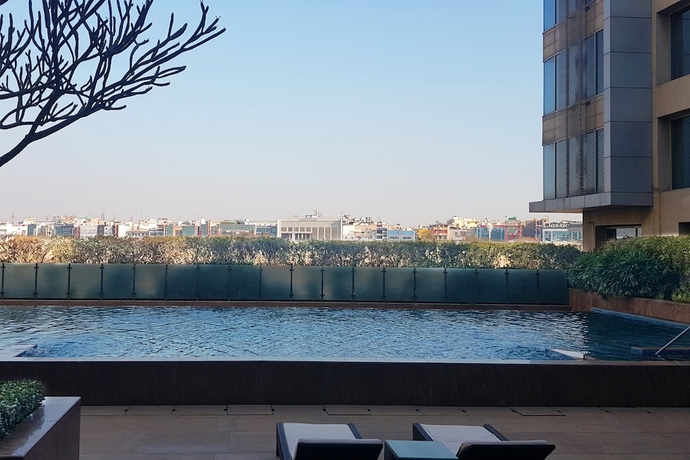 Imagen de la piscina del Hotel Holiday Inn New Delhi International Airport, An Ihg. Foto 17
