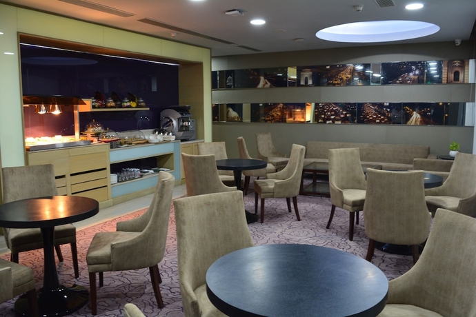 Imagen de los interiores del Hotel Holiday Inn New Delhi International Airport, An Ihg. Foto 16