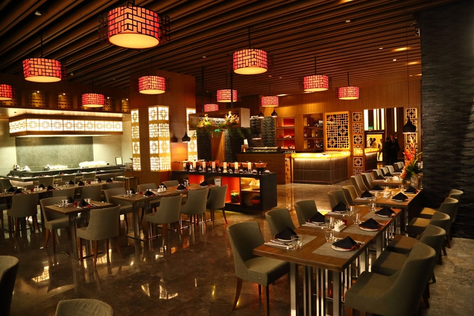 Imagen del bar/restaurante del Hotel Holiday Inn New Delhi Mayur Vihar Noida, An Ihg. Foto 2