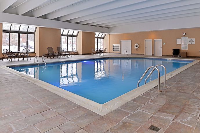 Imagen de la piscina del Hotel Holiday Inn New London - Mystic Area, an IHG. Foto 19