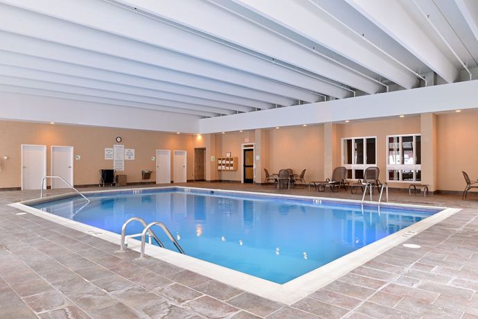 Imagen de la piscina del Hotel Holiday Inn New London - Mystic Area, an IHG. Foto 20