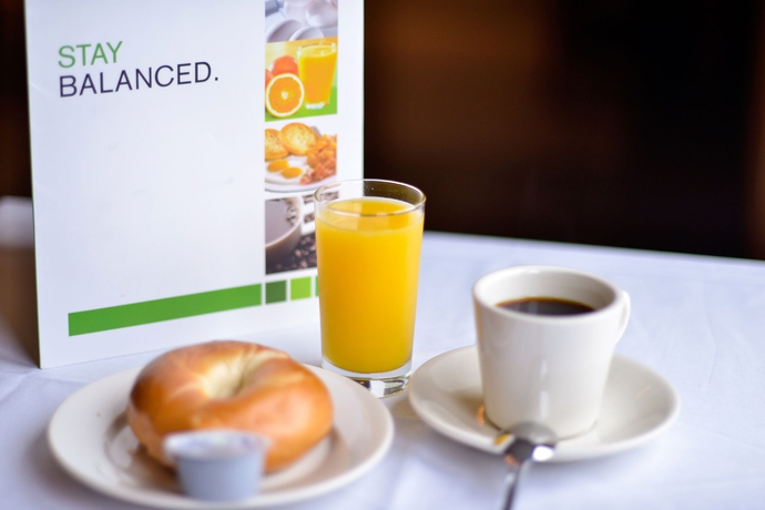 Imagen del bar/restaurante del Hotel Holiday Inn New York Jfk Airport Area, An Ihg. Foto 5