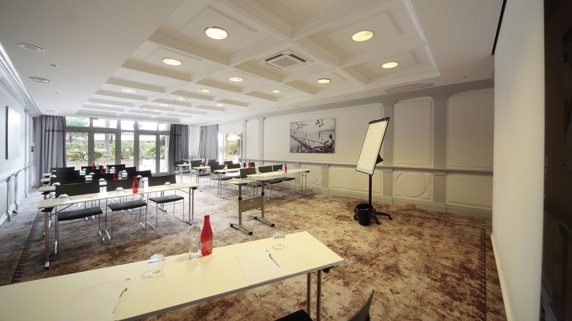 Imagen de los interiores del Hotel Holiday Inn Nice-port St Laurent, An Ihg. Foto 14