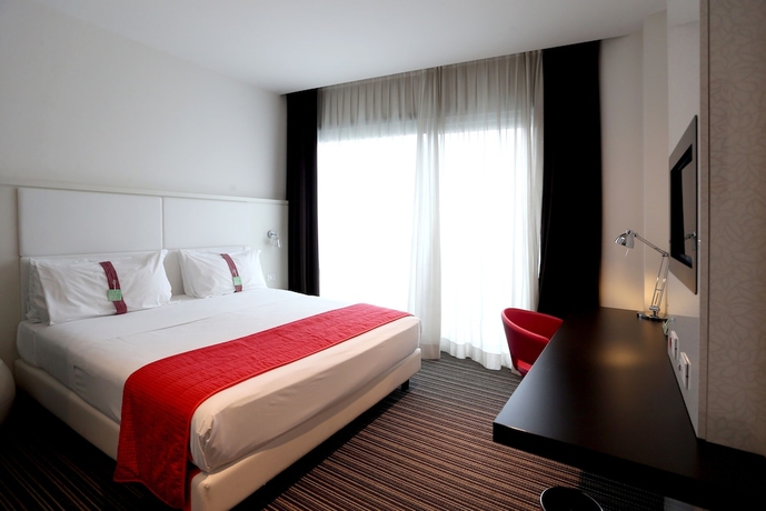 Imagen de la habitación del Hotel Holiday Inn Nola - Naples Vulcano Buono, An Ihg. Foto 7