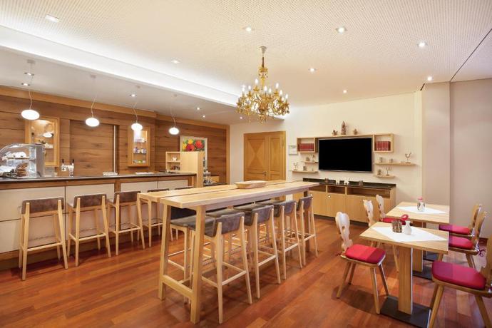 Imagen del bar/restaurante del Hotel Holiday Inn N&uuml;rnberg City Centre, An Ihg. Foto 4