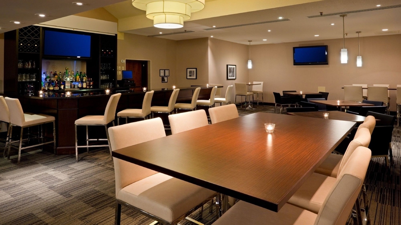 Imagen general del Hotel Holiday Inn Oakville Centre, An Ihg. Foto 2