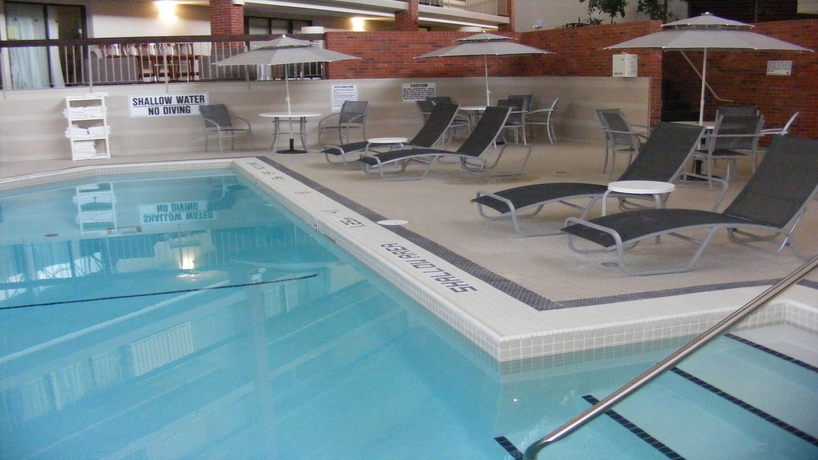 Imagen de la piscina del Hotel Holiday Inn Oakville Centre, An Ihg. Foto 15