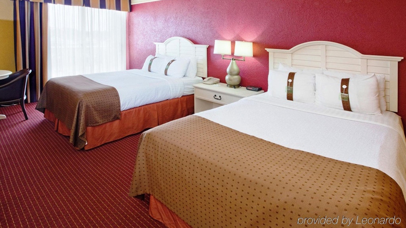 Imagen de la habitación del Hotel Holiday Inn Oceanfront Surfside Beach. Foto 11