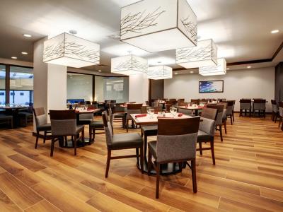 Imagen del bar/restaurante del Hotel Holiday Inn Ottawa East, An Ihg. Foto 2