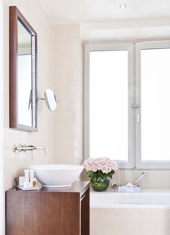 Imagen de la habitación del Hotel Holiday Inn Paris Palais De L'elyse, An Ihg Hotel. Foto 9