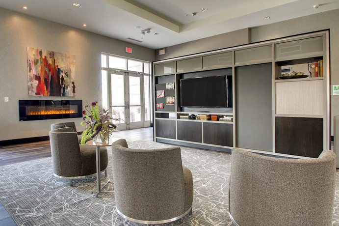 Imagen de los interiores del Hotel Holiday Inn Peoria At Grand Prairie, an IHG. Foto 16