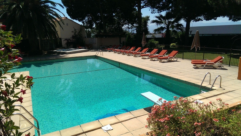 Imagen de la piscina del Hotel Holiday Inn Perpignan, An Ihg. Foto 14