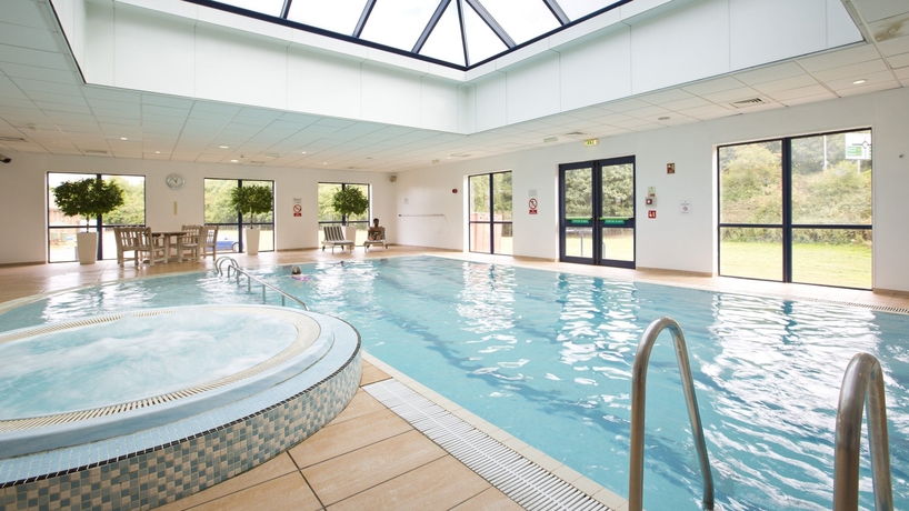 Imagen de la piscina del Hotel Holiday Inn Peterborough West, An Ihg. Foto 19