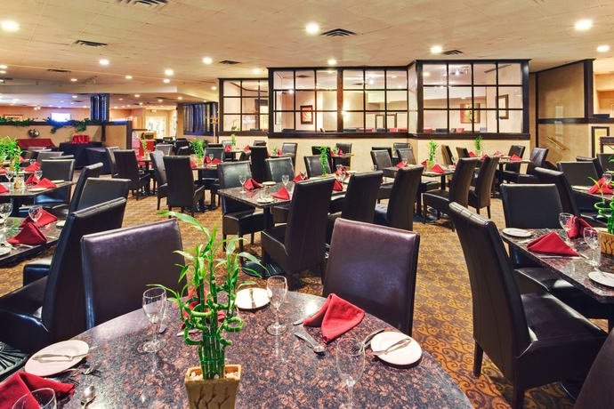 Imagen del bar/restaurante del Hotel Holiday Inn Peterborough-waterfront, On, An Ihg. Foto 2