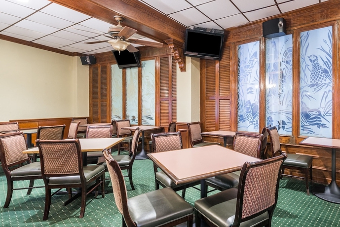 Imagen del bar/restaurante del Hotel Holiday Inn Philadelphia Arpt-Stadium Area, an IHG. Foto 4