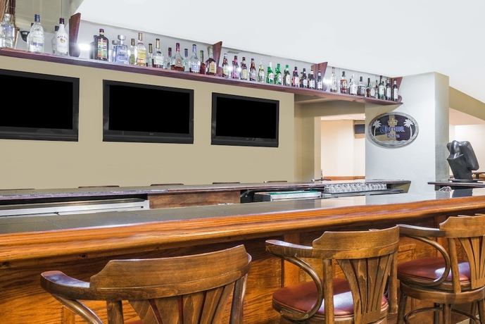 Imagen del bar/restaurante del Hotel Holiday Inn Philadelphia Arpt-Stadium Area, an IHG. Foto 5