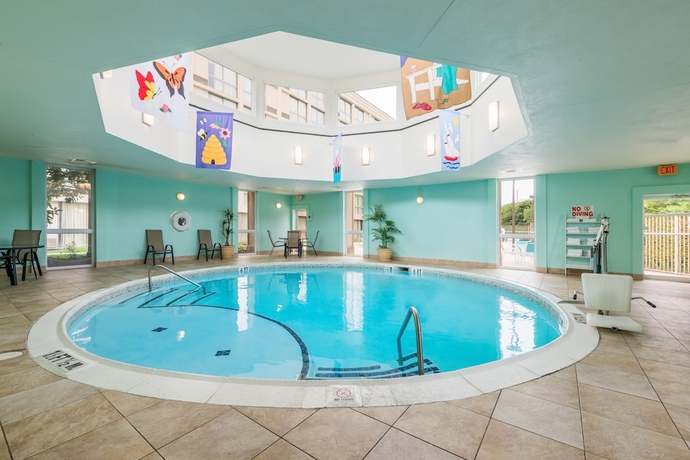 Imagen de la piscina del Hotel Holiday Inn Philadelphia-cherry Hill. Foto 18