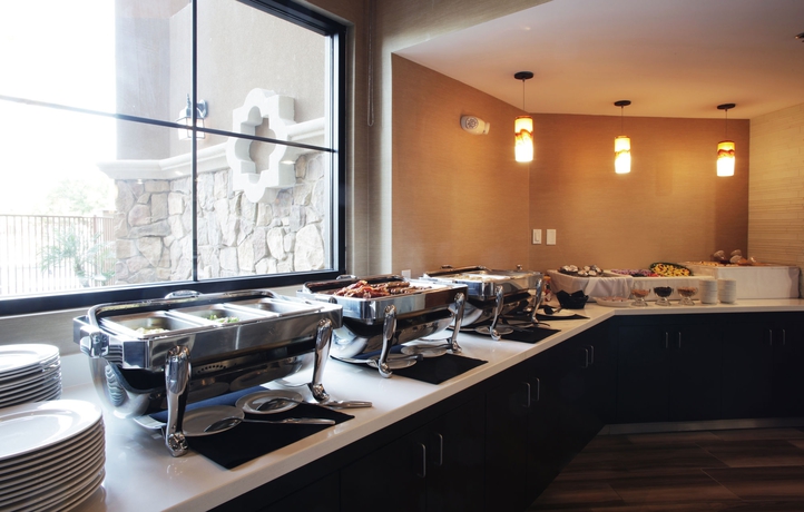Imagen del bar/restaurante del Hotel Holiday Inn Phoenix - Chandler, An Ihg. Foto 1
