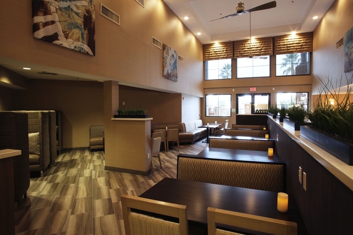 Imagen del bar/restaurante del Hotel Holiday Inn Phoenix - Chandler, An Ihg. Foto 3