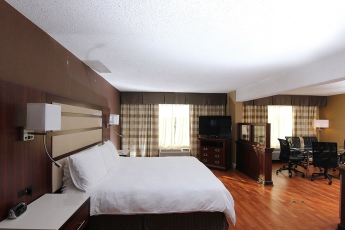 Imagen del bar/restaurante del Hotel Holiday Inn Piscataway Somerset By IHG. Foto 4