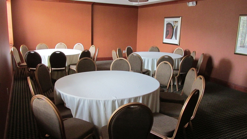 Imagen de los interiores del Hotel Holiday Inn Plainview Long Island. Foto 6