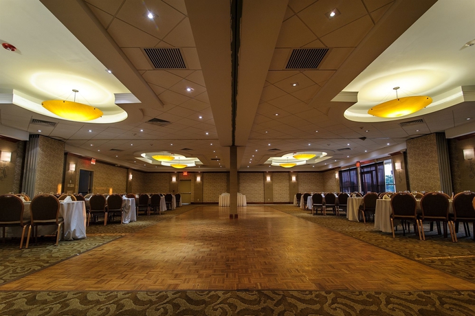 Imagen de los interiores del Hotel Holiday Inn Plainview Long Island. Foto 11