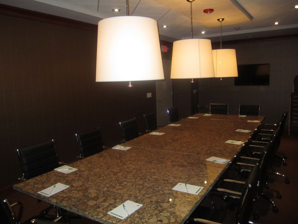 Imagen de los interiores del Hotel Holiday Inn Plainview Long Island. Foto 12