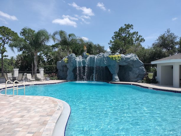 Imagen de la piscina del Hotel Holiday Inn Port St. Lucie, an IHG. Foto 17