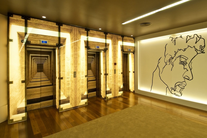 Imagen de los interiores del Hotel Holiday Inn Porto Gaia. Foto 13