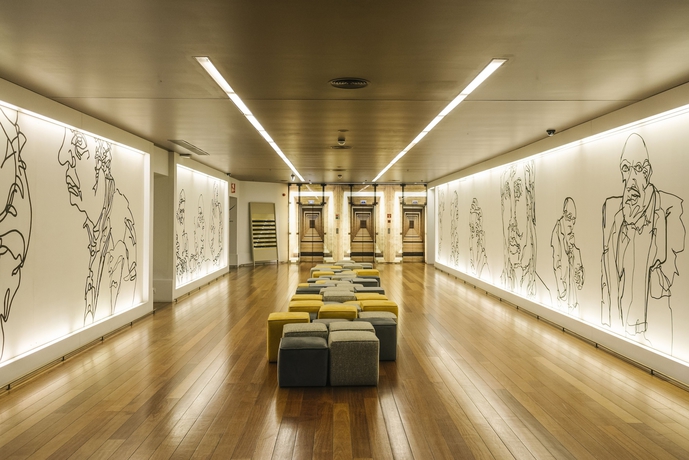 Imagen de los interiores del Hotel Holiday Inn Porto Gaia. Foto 16