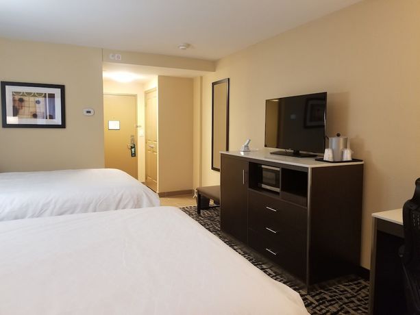 Imagen de la habitación del Hotel Holiday Inn Poughkeepsie, an IHG. Foto 7