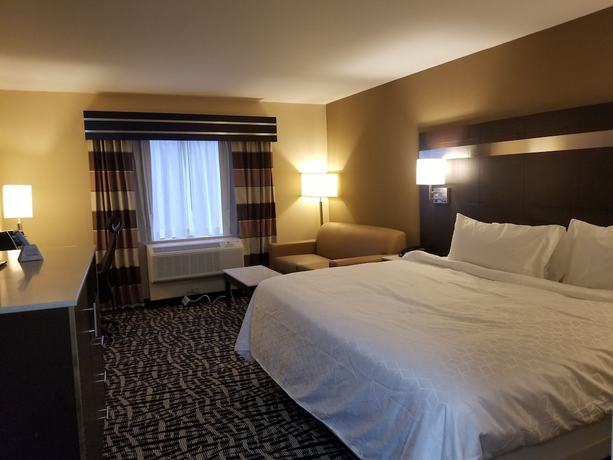 Imagen de la habitación del Hotel Holiday Inn Poughkeepsie, an IHG. Foto 11