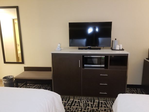 Imagen de la habitación del Hotel Holiday Inn Poughkeepsie, an IHG. Foto 12