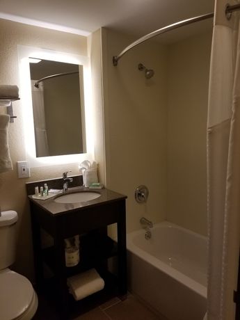 Imagen de la habitación del Hotel Holiday Inn Poughkeepsie, an IHG. Foto 14
