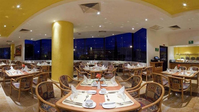 Imagen del bar/restaurante del Hotel Holiday Inn Puebla La Noria, An Ihg. Foto 5